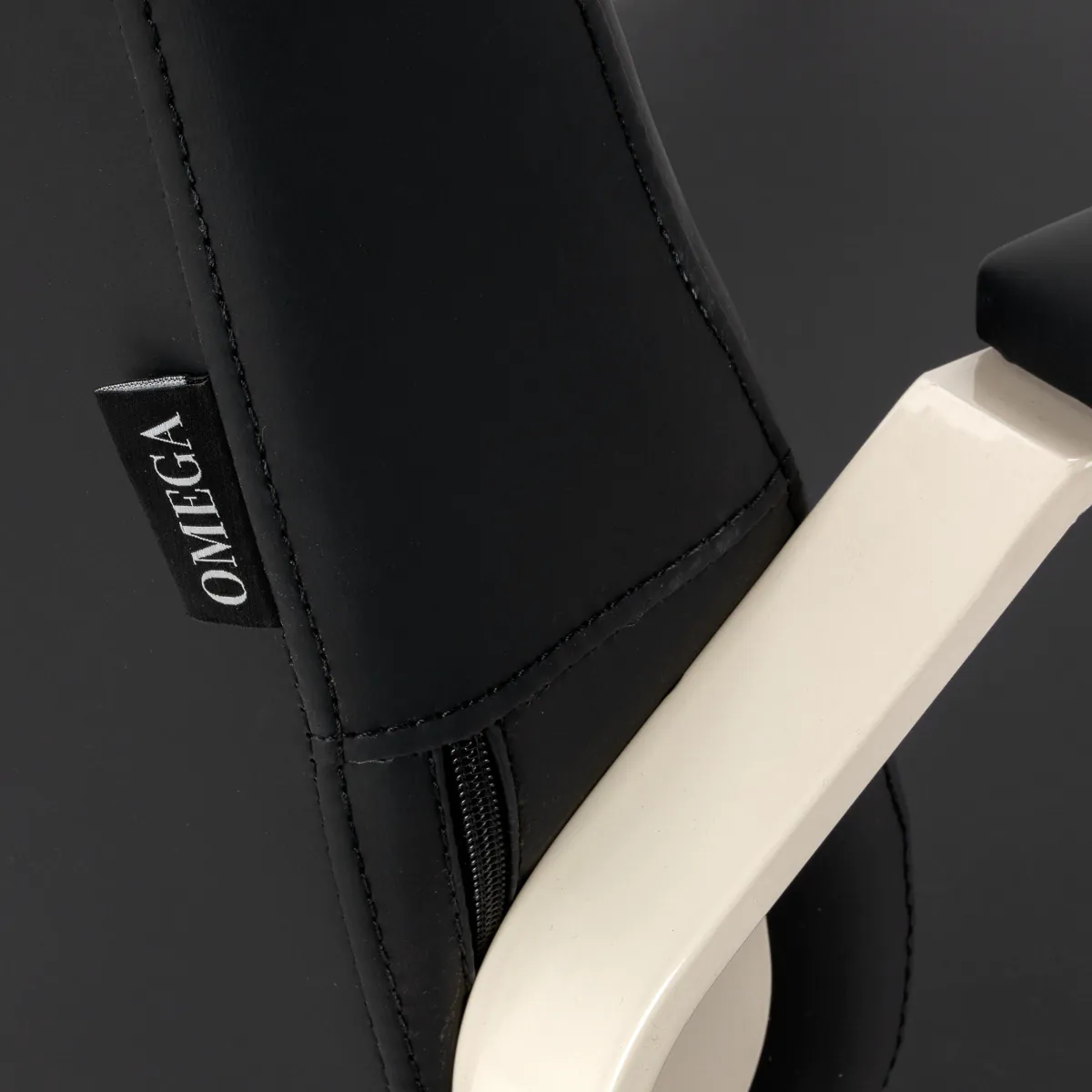 Omega Hairdressing Chair Aurora Black - Image 5
